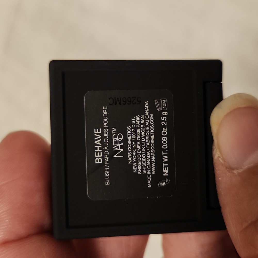 π» NARS Compact Blush in Matte Black Case - Picture 3 of 3